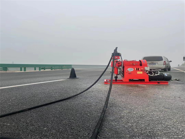 前郭马路路基路面开裂下沉注浆加固灌浆